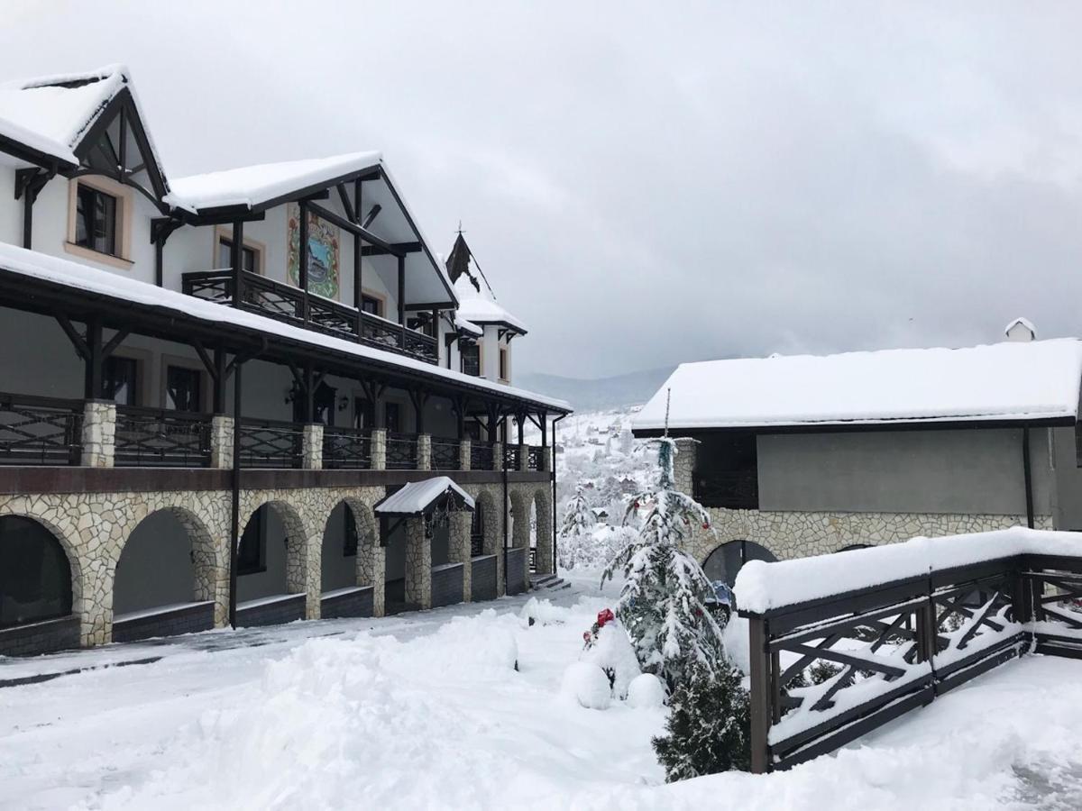 Готельний комплекс Двір Княжої Корони Славське Екстер'єр фото